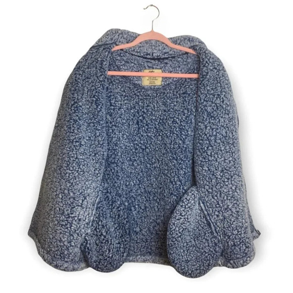 Jackson Hole Outerwear Blue and White Fuzzy Sherpa  Zip Up Sweater - Picture 3 of 10